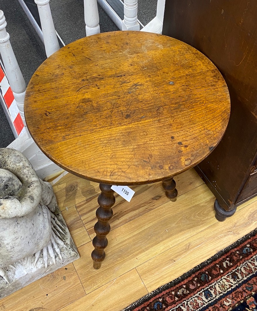 A Victorian oak 'gypsy' table, diameter 62cm, height 65cm